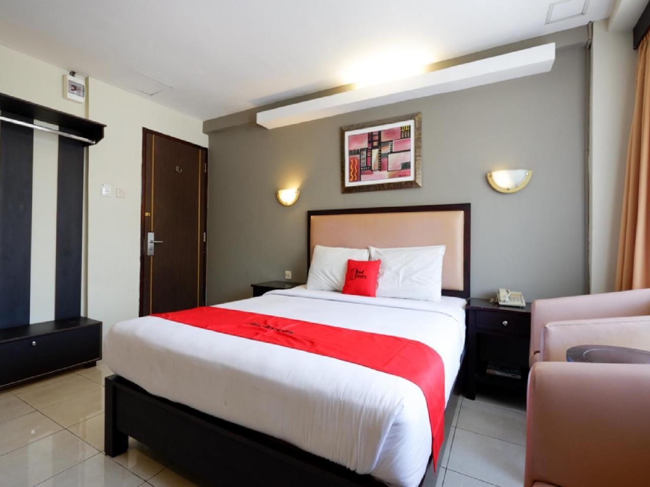 Reddoorz Plus @ Singosari Raya Semarang Exterior photo